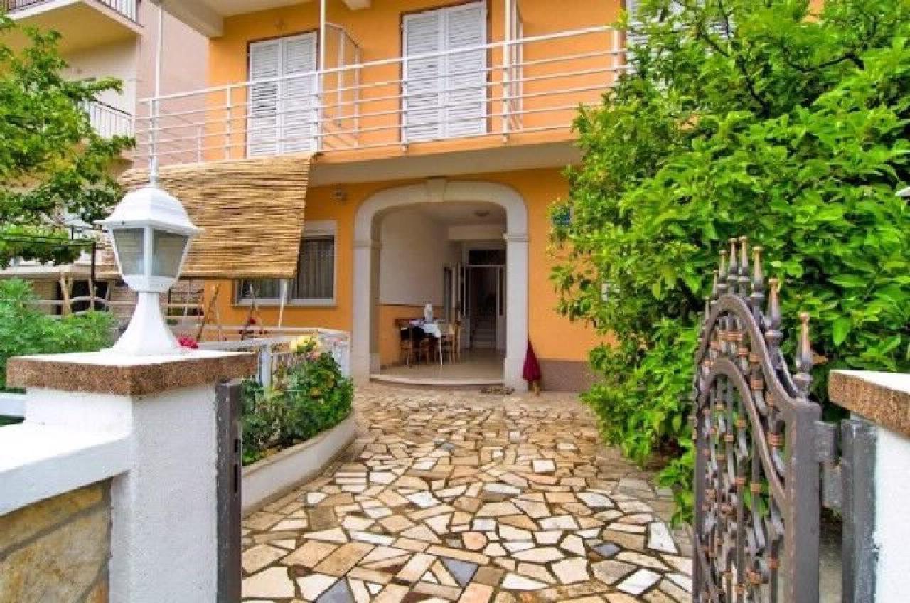 Apartments Josko Gradac  Buitenkant foto